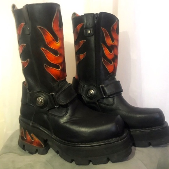 ISO Dr Martens 1914 14 eye boots MIE UK 7 or 8 - Picture 3 of 13